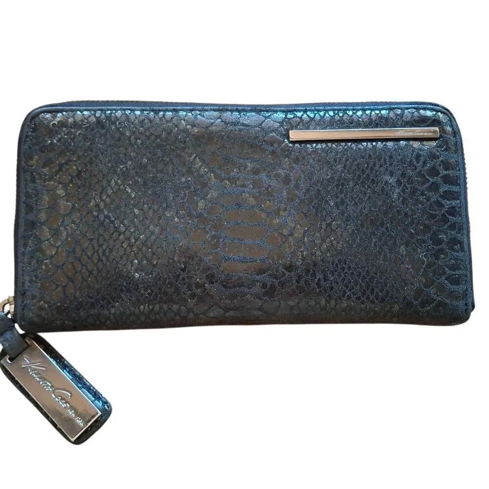 Kenneth Cole New York Black Faux Snakeskin Zip Wallet 16 Card Slots Metallic Lea